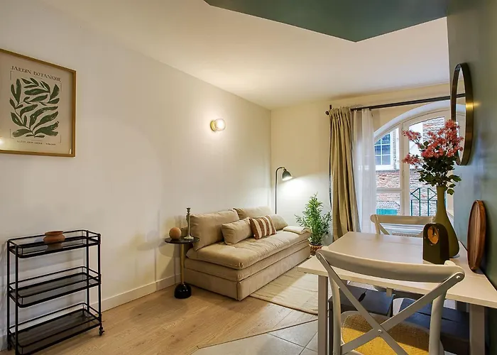 La Perla, Elegance & Confort A Esquirol